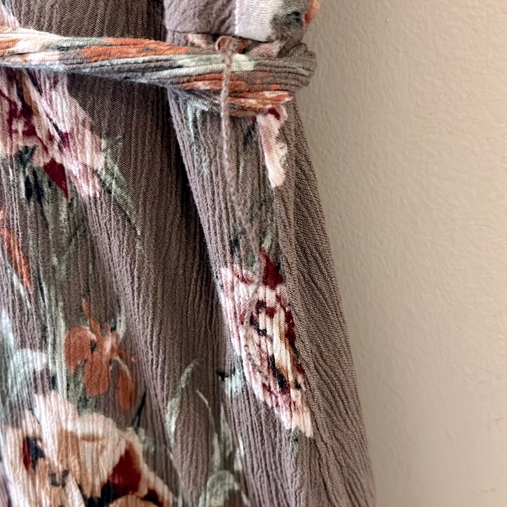 Floral Maxi Dress - Picture 5 of 9